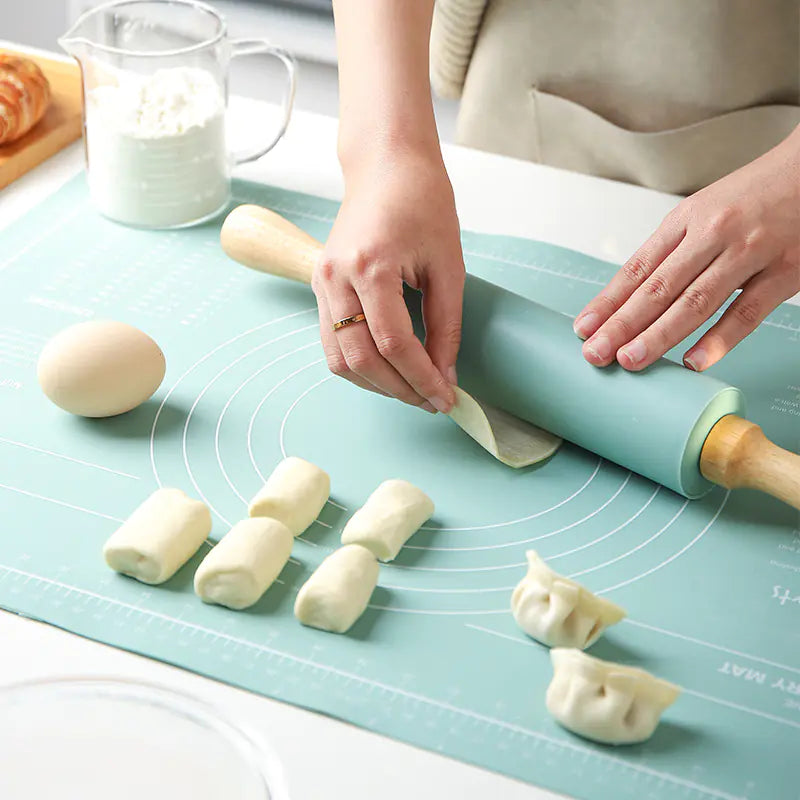 EasyBake Non-Slip Rolling Pin & Spacious Mat